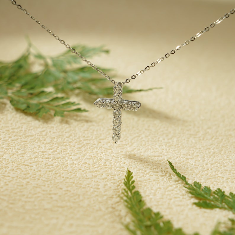 0.50 CT Round Moissanite Diamond Cross Pendant Necklace in Solid Gold 1